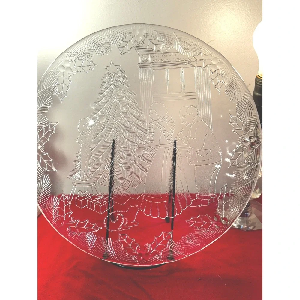 Vintage Christmas Family Tree Embossed Clear Glass 13 Inch Round Serving Platter
